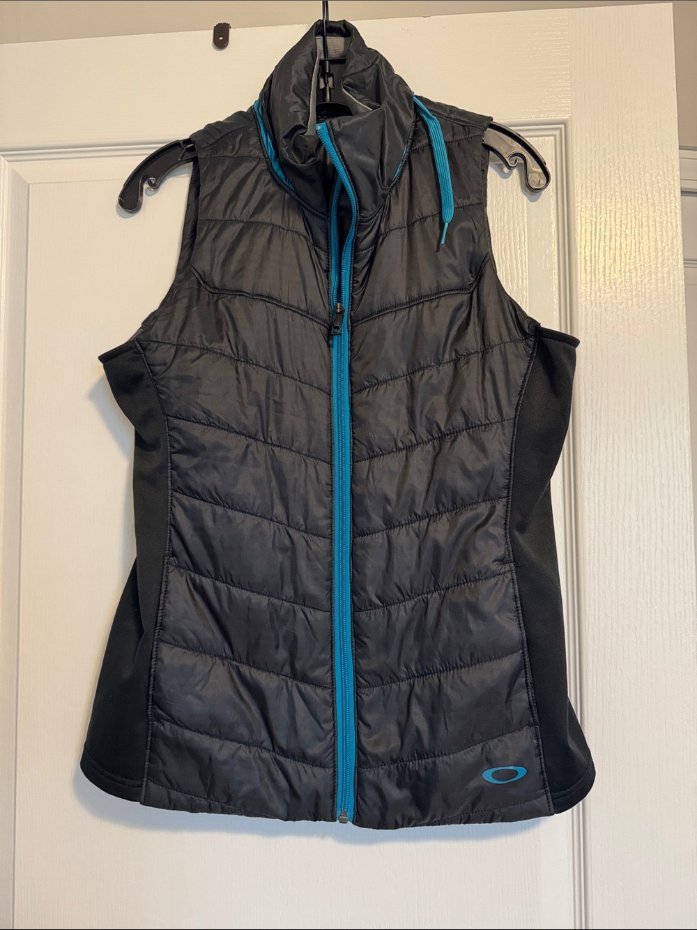 Oakley Black Quilted Vest with Blue Accents